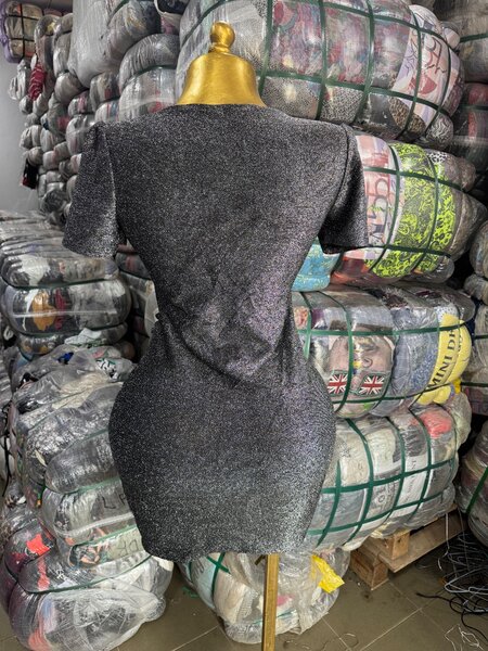 Robe moulante pailletée