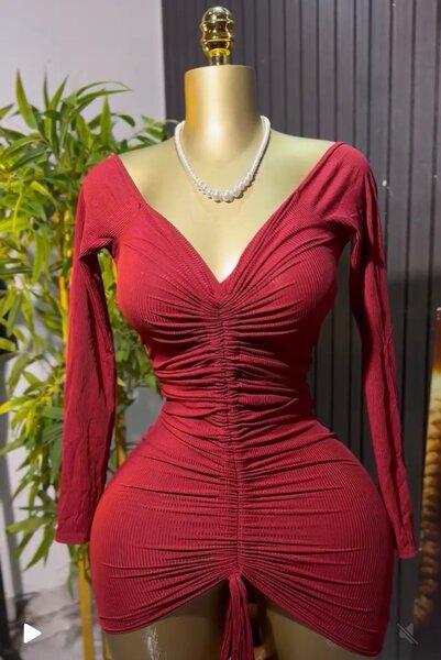 Robe moulante rouge élégante