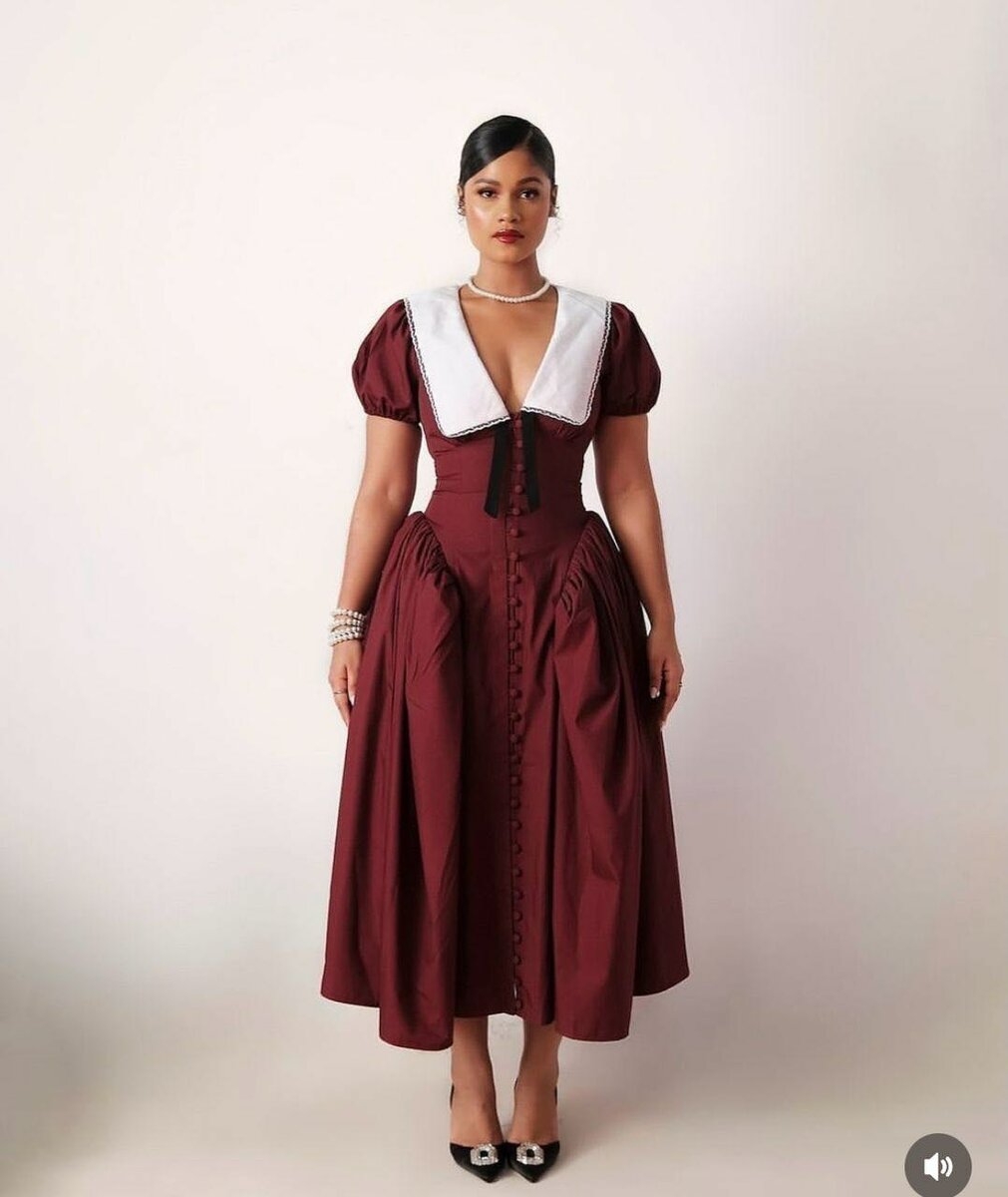Dress with cape