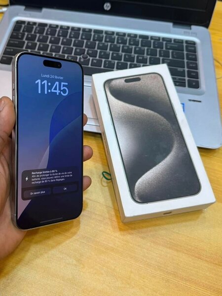 iPhone 15 Pro 128go
