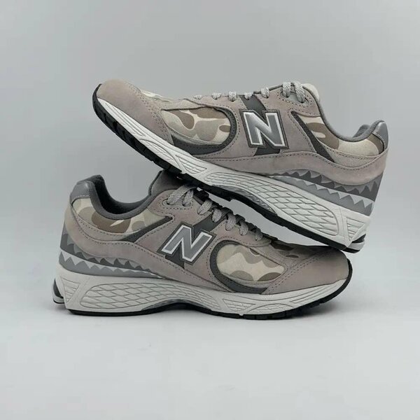 NEW  BALANCE CLASSIC