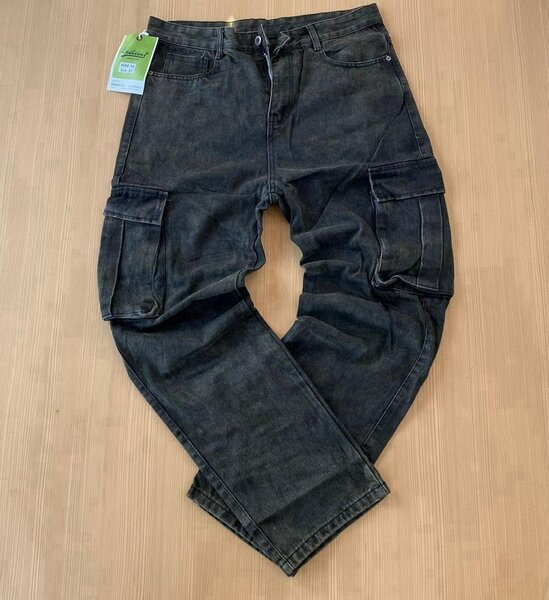 Side pocket baggy jeans