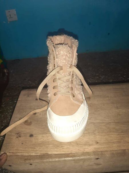 Shoe