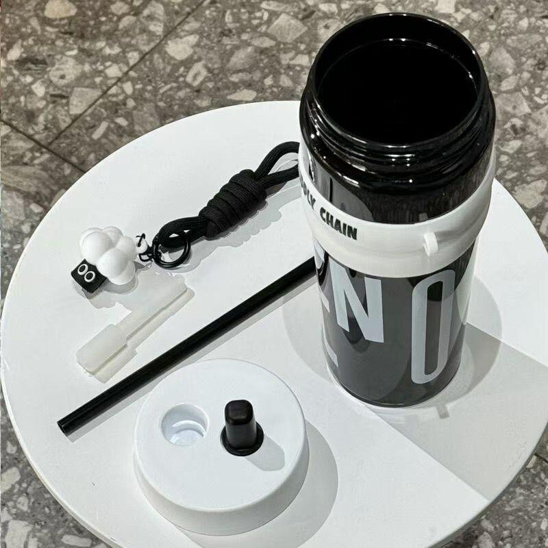 Gourde isotherme avec accessoires