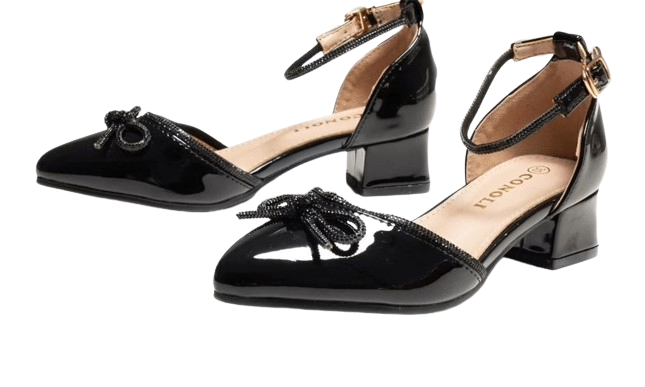 Block heel shoes