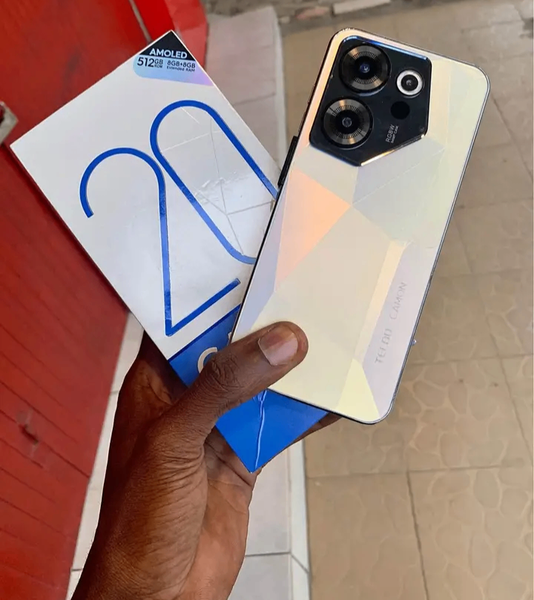 Camom 20 Premier 5G Smartphone