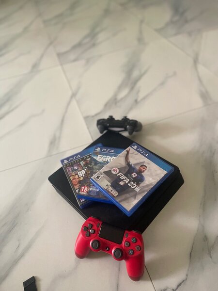 Console PS4 slim