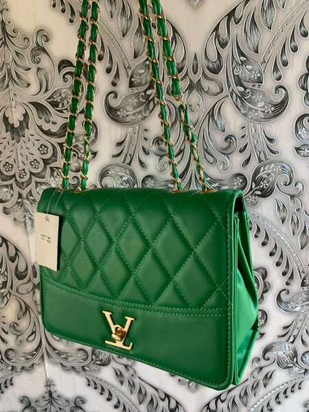 Ladies hand bag