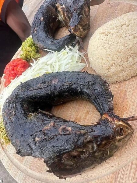 Poisson fumée et attiéké