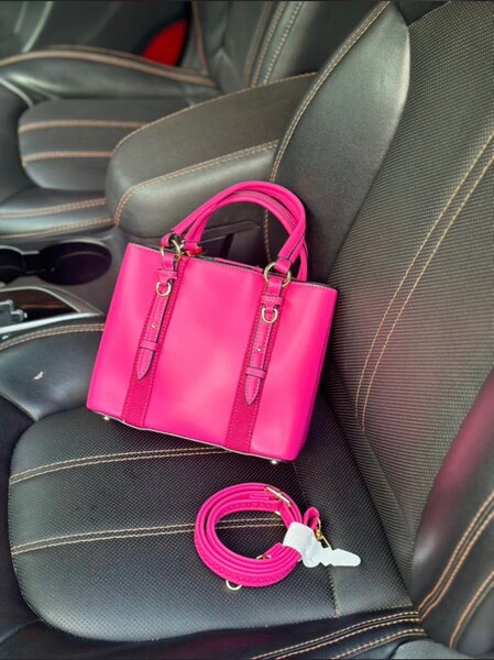 Ladies hand bag