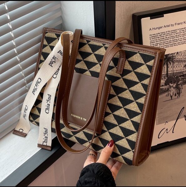Ladies handbag