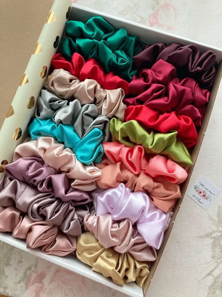 CUSTOMISED BONNETS ,SCRUNCHIES AND HAIR BAND