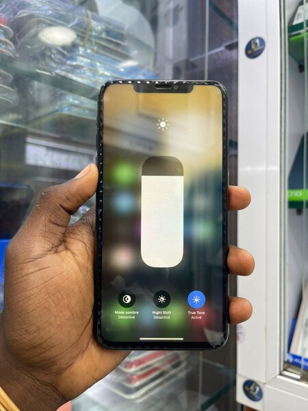 iPhone 11 pro max 64g