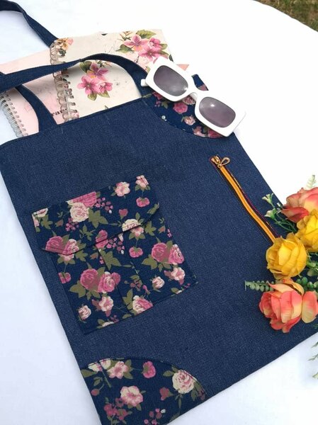 Tote bag