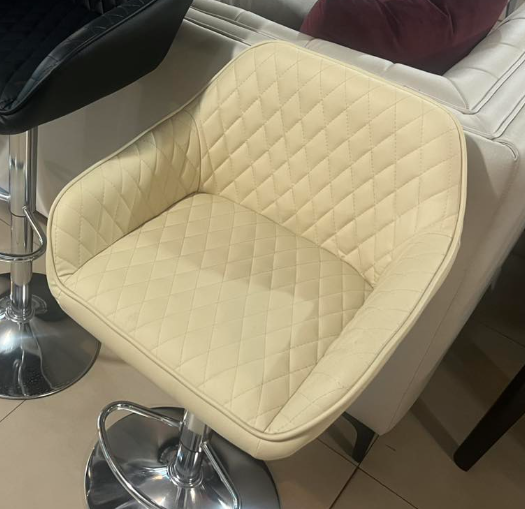 Bar stool