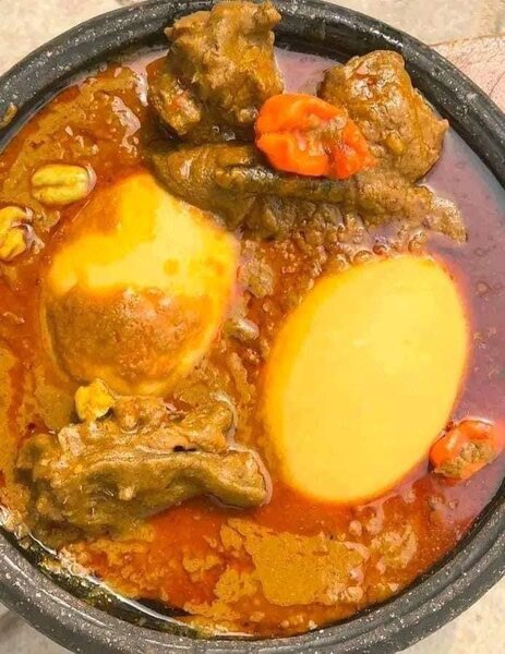 Foutou et riz sauce graine