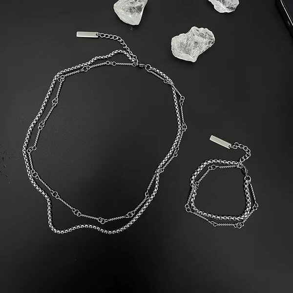Collier et bracelet élégants