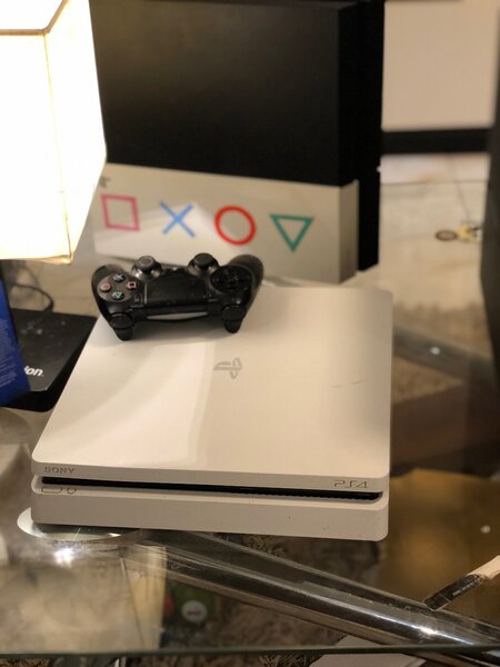 PS4 slim 5 games installed
