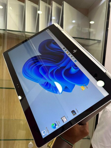 HP ELITEBOOK 1030 G2*