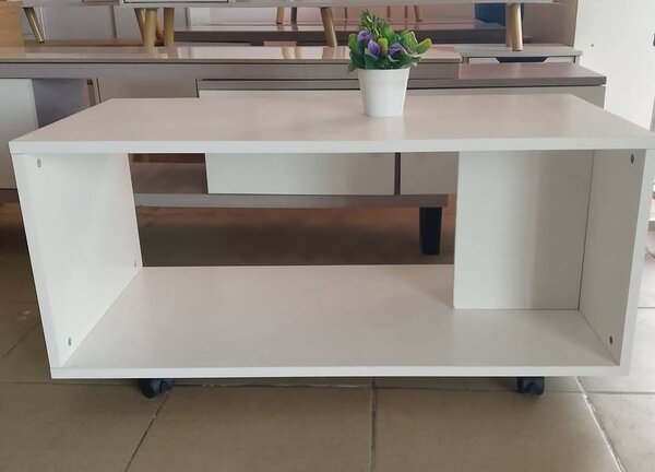Table basse moderne sur roulettes