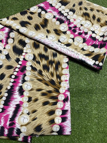 Tissu imprimé abstrait vibrant
