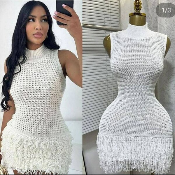 Robe moulante à franges