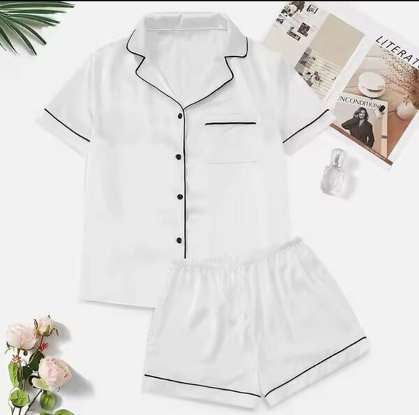Pyjama en satin élégant
