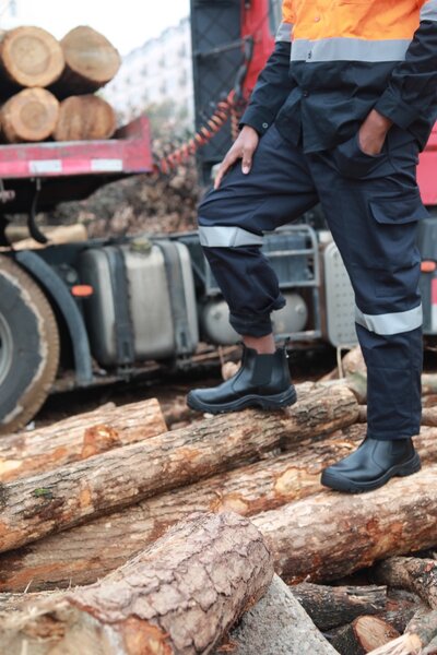 Safety boots