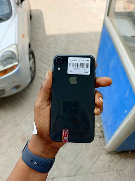 IPHONE XR (64)