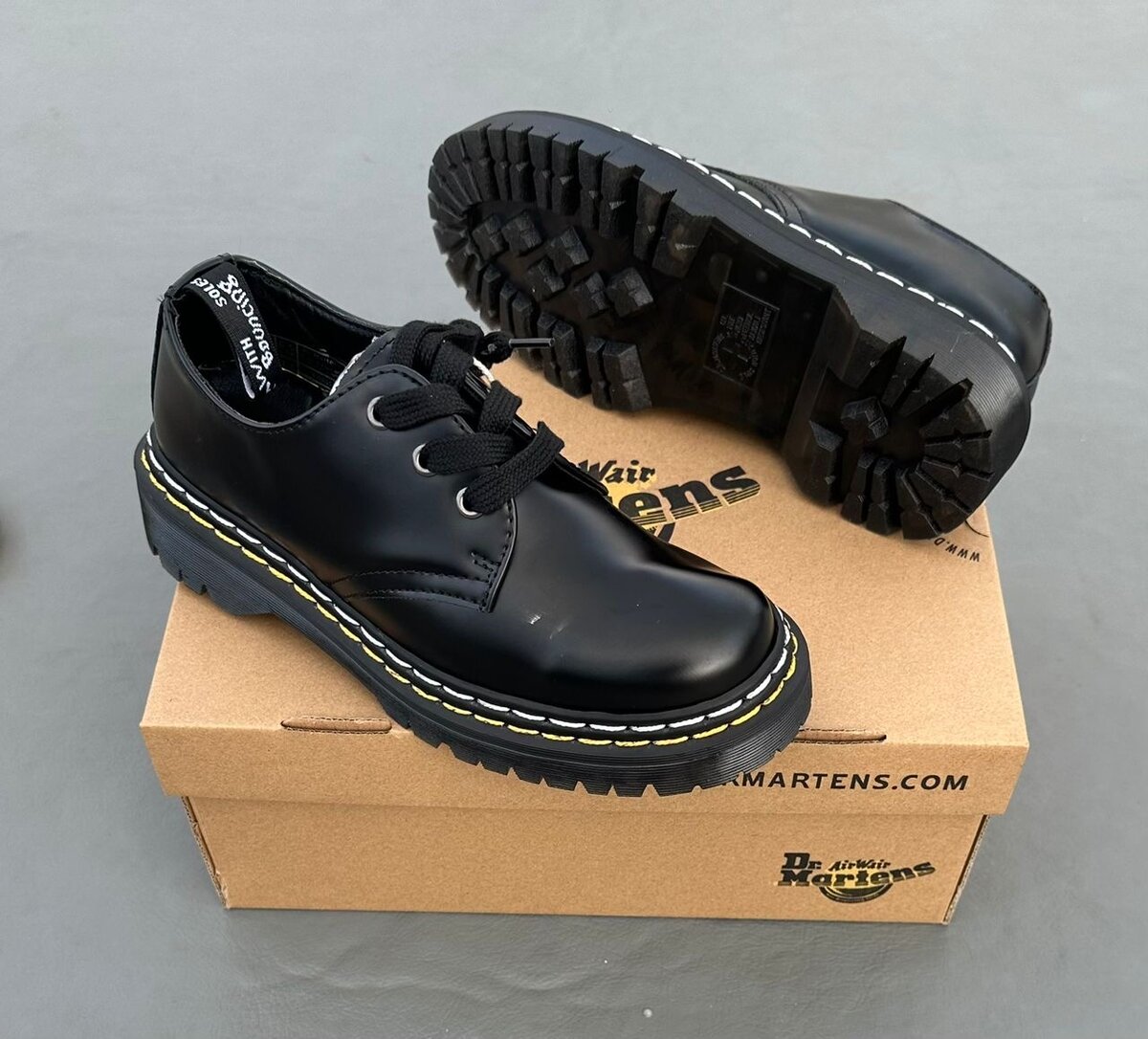 Chaussures noires Dr. Martens