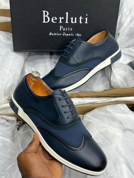 Berluti Balladeuses