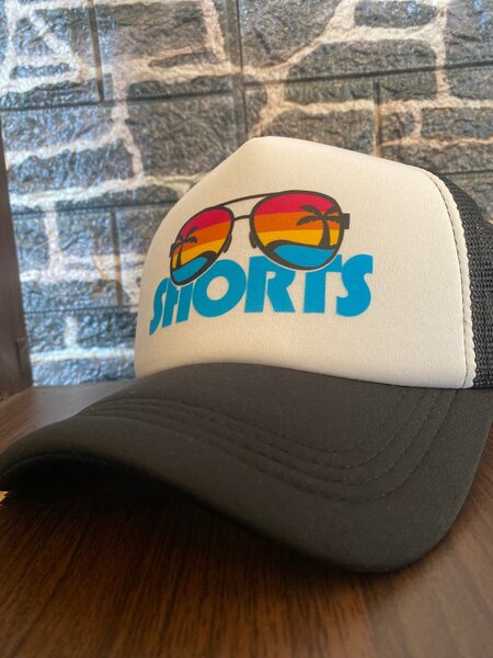 Caps