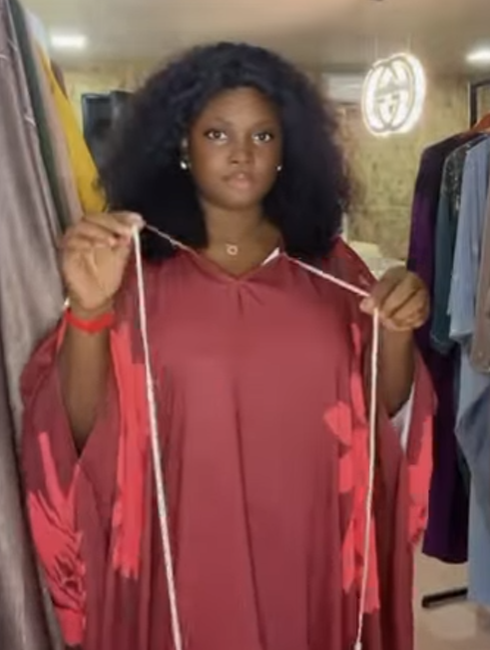 Belle robe en soie colorée solder