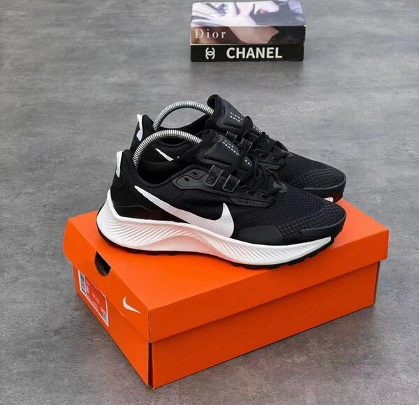 NIKE CLASSIC