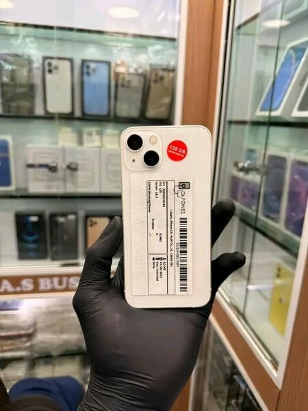 iPhone 13 simple