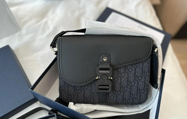 Both genders side bags