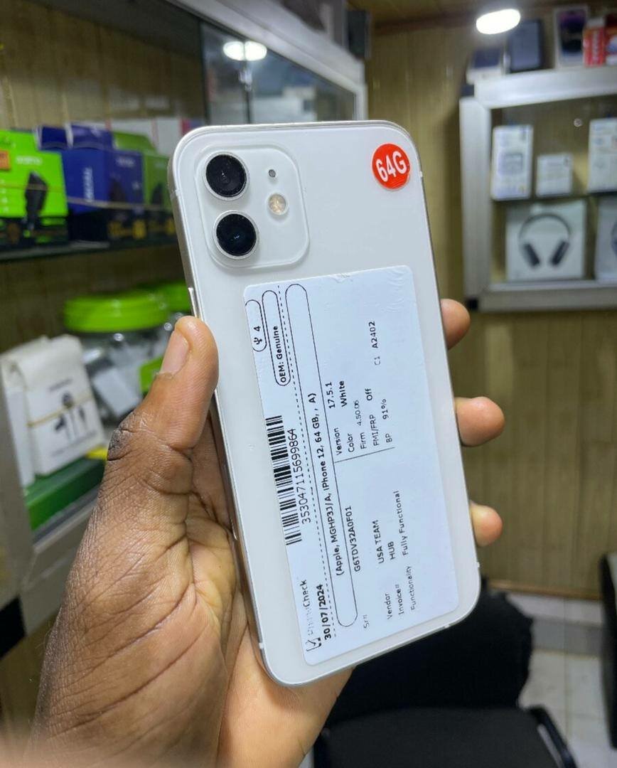 iPhone blanc 64Go