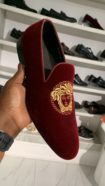 Shoe red
