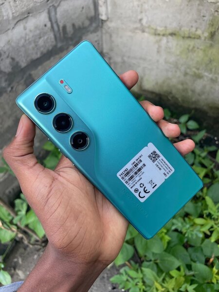 Camon 40 simple