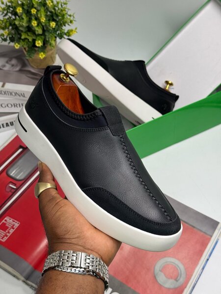 TIMBERLAND BLACK AND WHITE