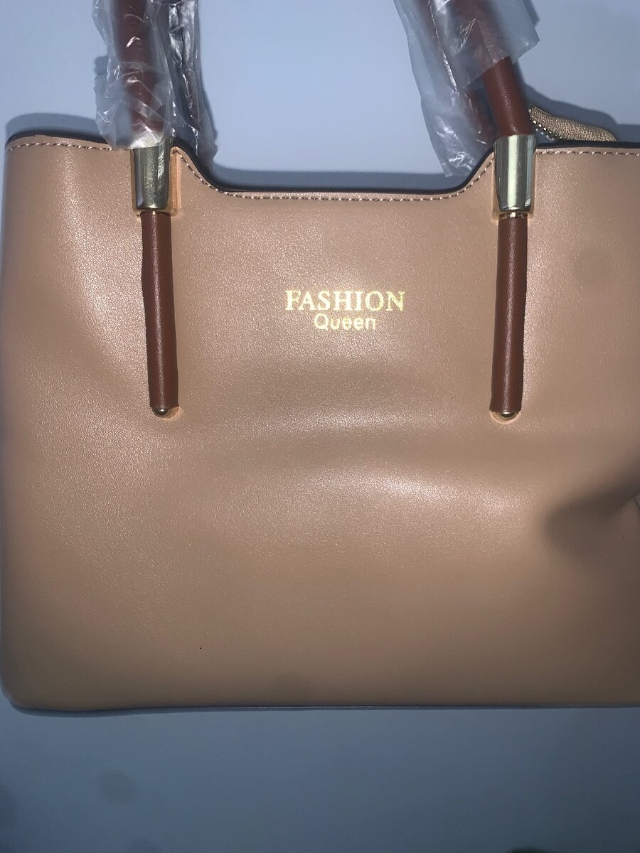 Sac à main élégant beige