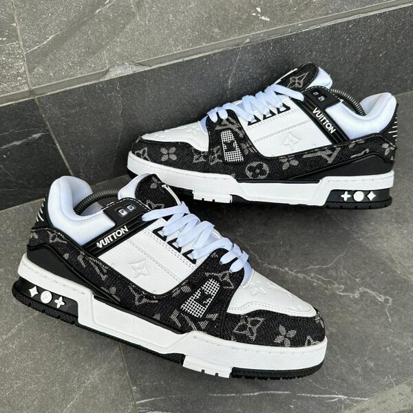 LOUIS VUITTON BLACK AND WHITE