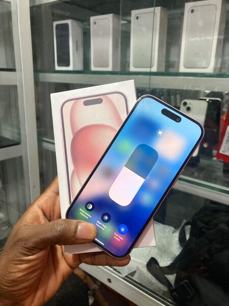 iPhone 15 simple