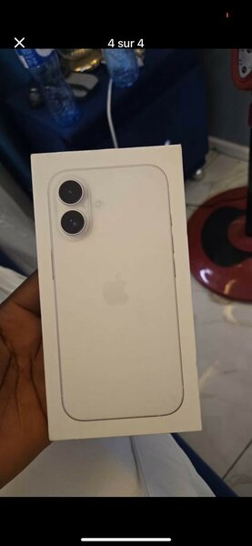 iPhone 16