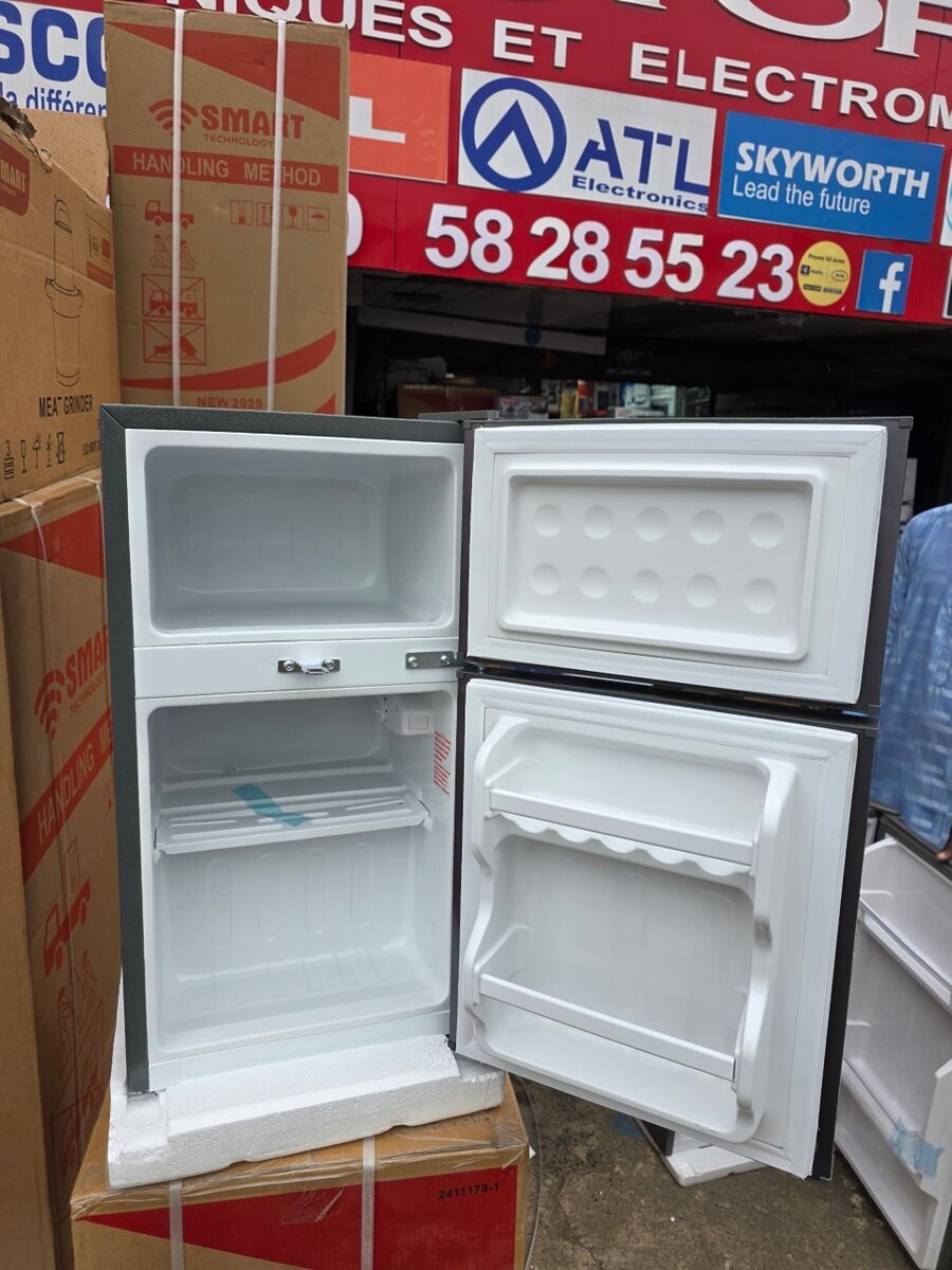Réfrigérateur à double porte compact