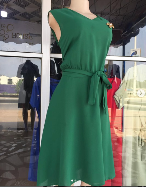 green dress