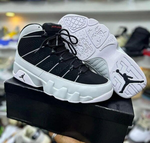 Chaussure Jordan disponible
