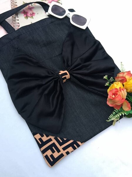 Tote bag