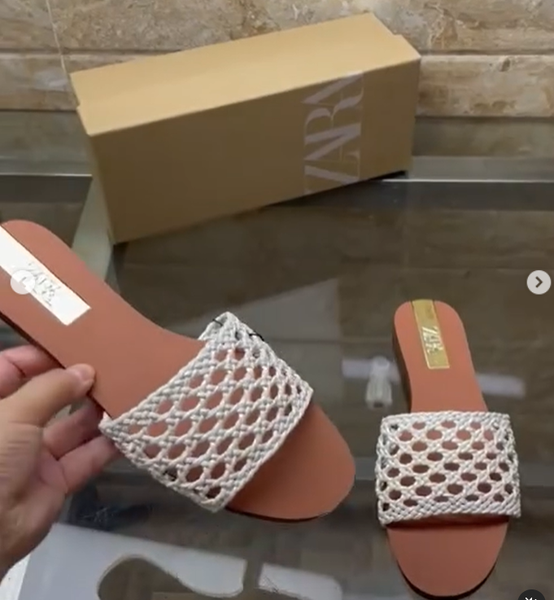 pink flip flops