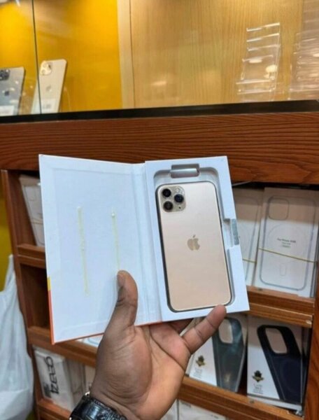 iPhone 11 Pro Max 64GB Or